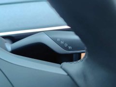 Tesla Model Y Rear-Wheel Drive - ფოტო 10