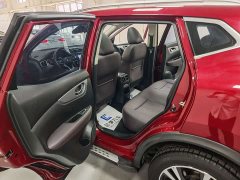 Nissan Qashqai 2.0L CVT Luxury - ფოტო 8