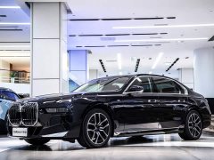 BMW 7 Series 2023 735Li M Sport Package - ფოტო 12