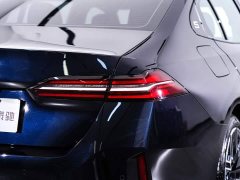 BMW 5 Series 530Li Luxury M Sport Package - ფოტო 11