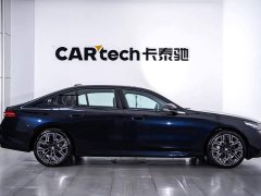 BMW 5 Series 530Li Luxury M Sport Package - ფოტო 4