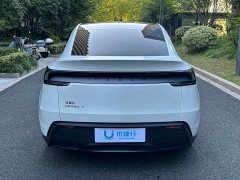 Tesla Model Y Rear-Wheel Drive - ფოტო 5
