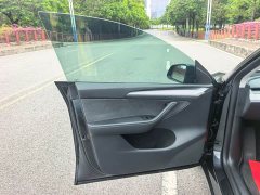 Tesla Model Y Rear-Wheel Drive - ფოტო 4