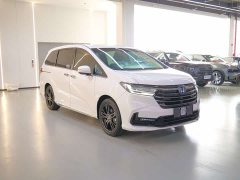 Honda Odyssey 2022 2.0L e:HEV Sharp Radiance Edition - ფოტო 3
