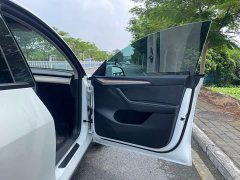 Tesla Model Y Long Range All-Wheel Drive - ფოტო 12