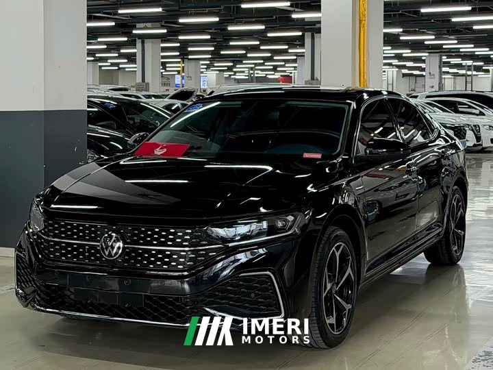 Volkswagen Passat Outstanding Edition 380TSI Starry Sky Dragon Ascendant Version