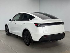 Tesla Model Y Rear-Wheel Drive - ფოტო 5
