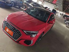 Audi A3 Facelift Sportback 35 TFSI Luxury Sport - ფოტო 1