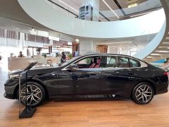 BMW i5 eDrive 35L M Sport Package - ფოტო 6
