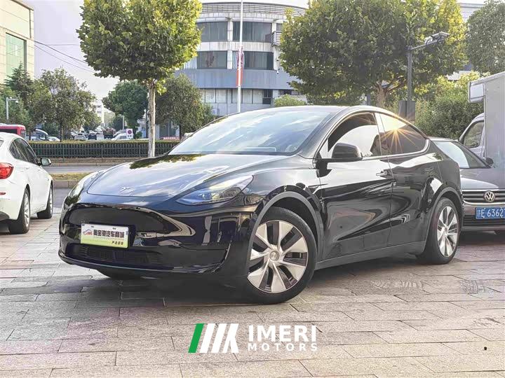 Tesla Model Y Facelift Rear-Wheel Drive