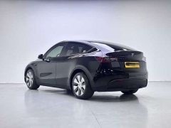 Tesla Model Y Rear-Wheel Drive - ფოტო 7