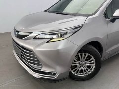 Toyota Sienna 2021 2.5L Hybrid Luxury - ფოტო 11