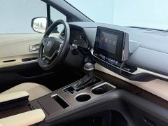 Toyota Sienna 2021 2.5L Hybrid Luxury - ფოტო 15