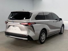 Toyota Sienna 2021 2.5L Hybrid Luxury - ფოტო 4