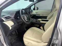 Toyota Sienna 2021 2.5L Hybrid Luxury - ფოტო 8