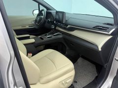 Toyota Sienna 2021 2.5L Hybrid Luxury - ფოტო 9