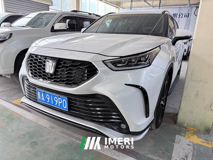 Toyota Crown Venza 2022 2.5L HEV AWD Premium - ავტომობილი ჩინეთიდან