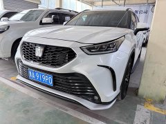 Toyota Crown Venza 2022 2.5L HEV AWD Premium - ფოტო 1