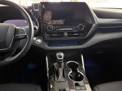Toyota Crown Venza 2022 2.5L HEV AWD Premium - ფოტო 15