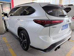 Toyota Crown Venza 2022 2.5L HEV AWD Premium - ფოტო 17