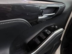 Toyota Crown Venza 2022 2.5L HEV AWD Premium - ფოტო 9
