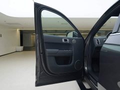 Li Auto L8 2023 Pro - ფოტო 16