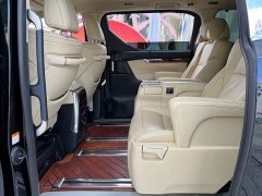 Toyota Alphard 2021 Hybrid 2.5L Luxury - ფოტო 14