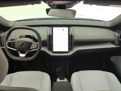 Volvo EX30 2025 Rear-Wheel Drive Extended Range Ultra - ფოტო 12