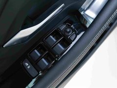 Jaguar E-PACE R-DYNAMIC SE BLACK Ebony Sport Edition - ფოტო 15