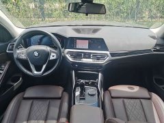 BMW 3 Series 320i M Sport Package - ფოტო 9