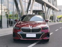 BMW 5 Series 530Li Luxury M Sport Package - ფოტო 2