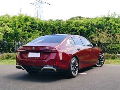 BMW 5 Series 530Li Luxury M Sport Package - ფოტო 4