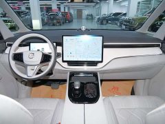 Volvo EM90 2025 Ultra Six-Seater - ფოტო 13