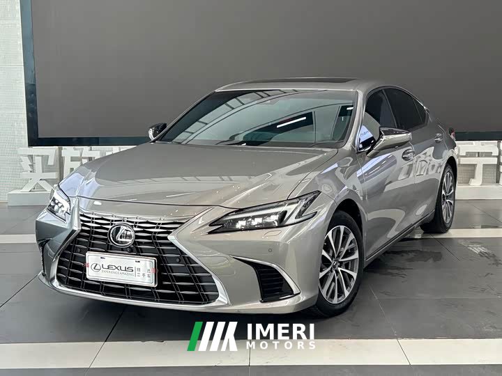 Lexus ES 300h Premium Edition - ავტომობილი ჩინეთიდან