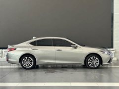 Lexus ES 300h Premium Edition - ფოტო 12