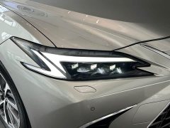 Lexus ES 300h Premium Edition - ფოტო 17