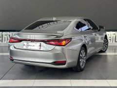 Lexus ES 300h Premium Edition - ფოტო 4