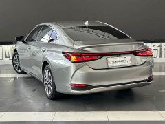 Lexus ES 300h Premium Edition - ფოტო 6