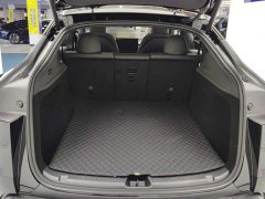 Tesla Model Y Rear-Wheel Drive - ფოტო 4