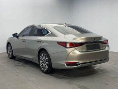 Lexus ES 200 Excellence Edition - ფოტო 5