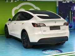 Tesla Model Y Long Range All-Wheel Drive - ფოტო 14