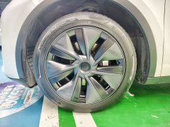 Tesla Model Y Long Range All-Wheel Drive - ფოტო 3