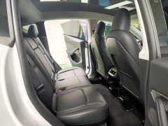 Tesla Model Y Long Range All-Wheel Drive - ფოტო 9