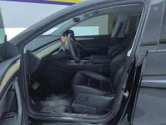 Tesla Model Y Rear-Wheel Drive - ფოტო 9
