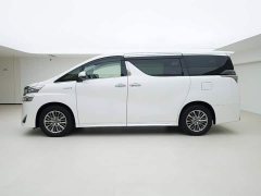 Toyota Vellfire Crown Hybrid 2.5L HV Luxury Edition - ფოტო 3
