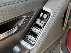 Toyota Land Cruiser (Imported) LC300 3.5T Automatic - ფოტო 6