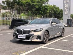 BMW 5 Series 525Li M Sport Package - ფოტო 1