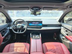 BMW 5 Series 525Li M Sport Package - ფოტო 10