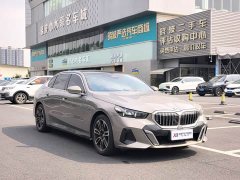 BMW 5 Series 525Li M Sport Package - ფოტო 3