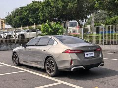 BMW 5 Series 525Li M Sport Package - ფოტო 7